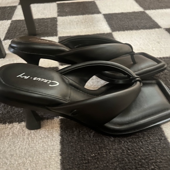 Circus Sam Edelman Sandals, size 8, never worn - Picture 2 of 3